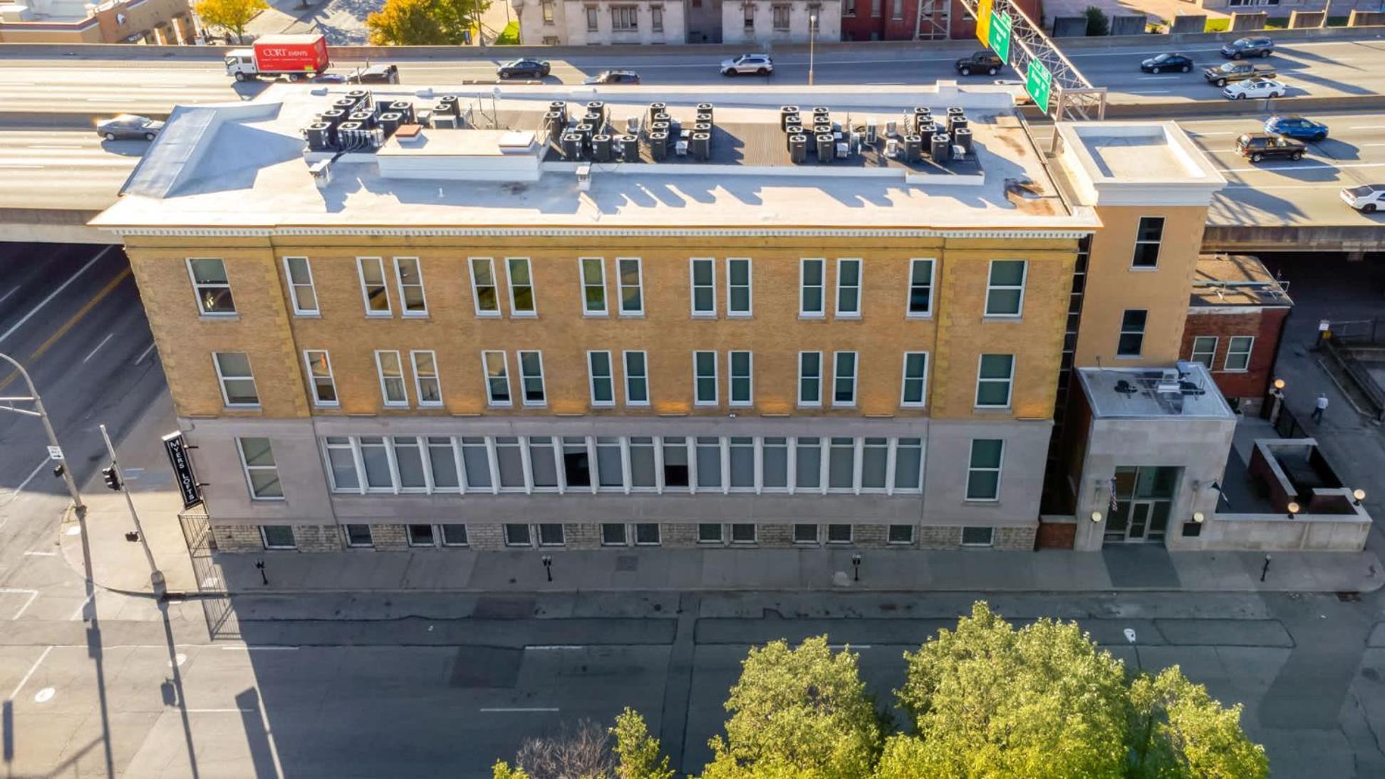 Apartment Spacious W Free Parking Near Hospitals *